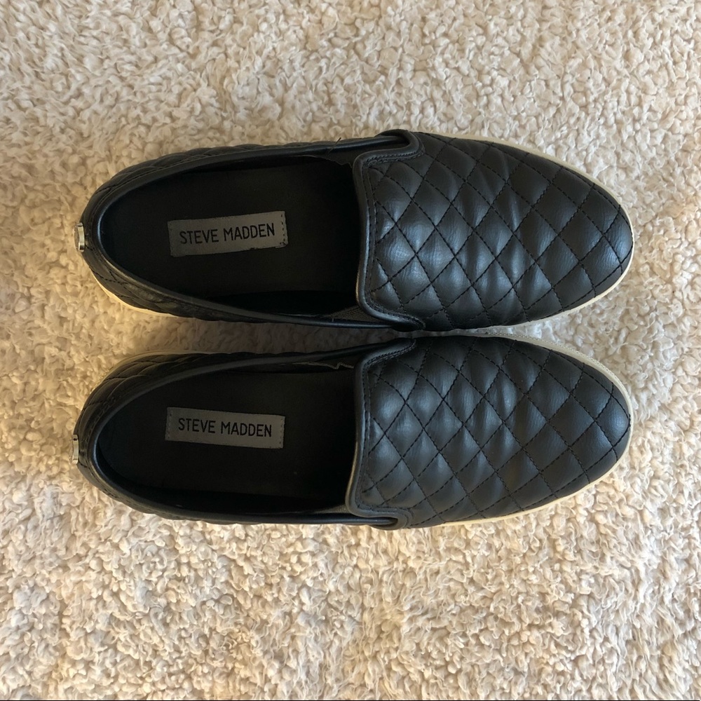 ✨Steve Madden Black Slip on Shoes Size 8✨